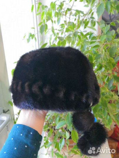 Шапка берет норковый