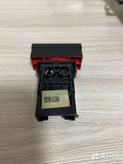 Кнопка аварийки Hyundai Tiburon