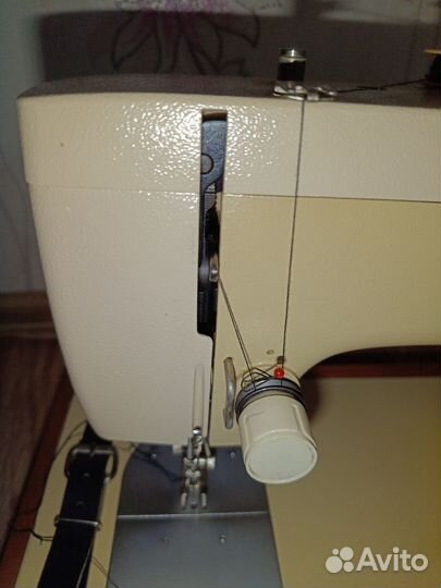 Электрическая швейная машина Чайка
