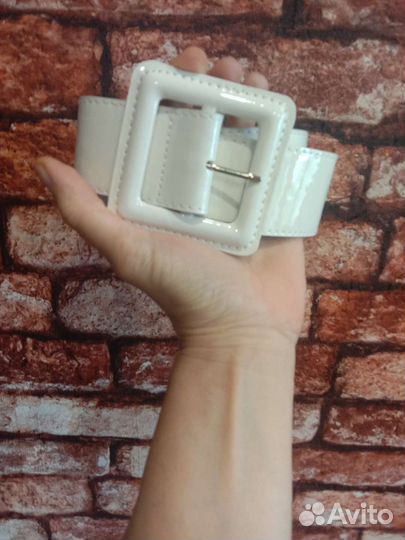 Ремень белый лаковый новый
