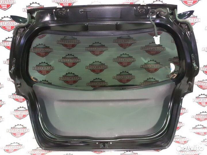 Дверь багажника задняя Toyota Vitz NSP130 1nrfe