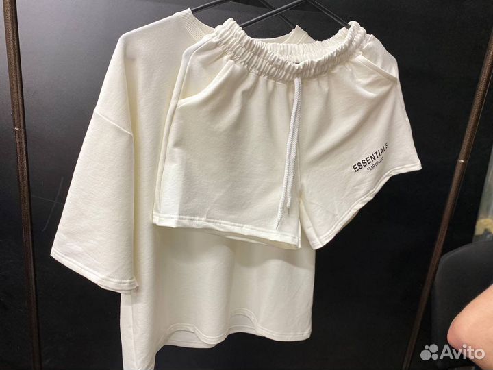 Летнйи костюм essentials