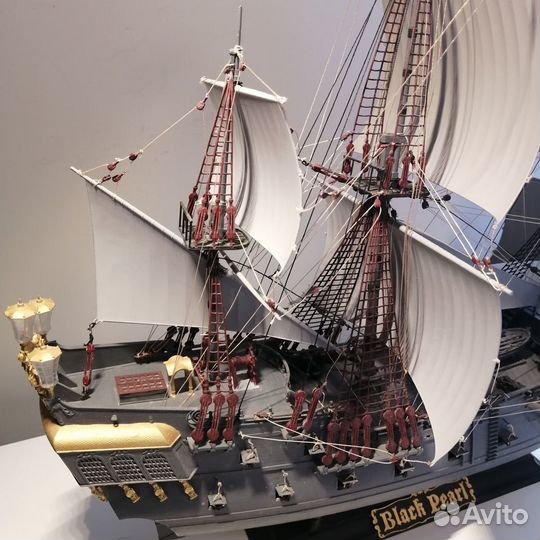 Сборная модель корабля 