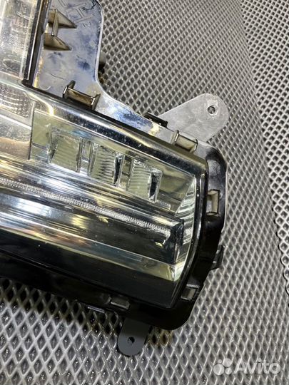 Туманка лев. Cadillac Escalade 4, Escalade