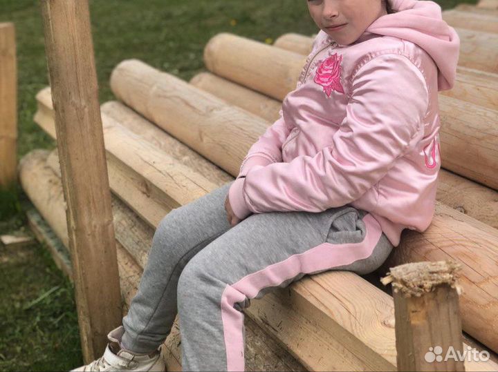 Куртка/ветровка для девочки 140