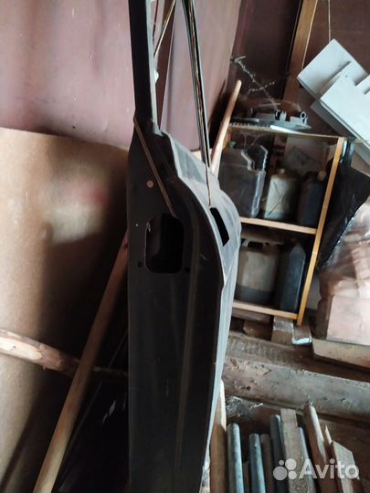 Продаю переднюю дверь