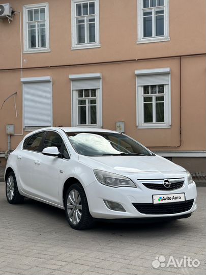 Opel Astra 1.4 МТ, 2011, 200 000 км