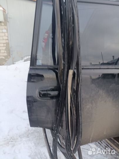 Уплотнительные резинки дверей Volkswagen passat pa
