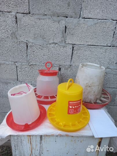 Для птицы : поилки, кормушки, гнезда