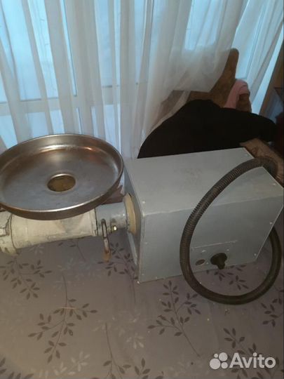 Мясорубка электрическая