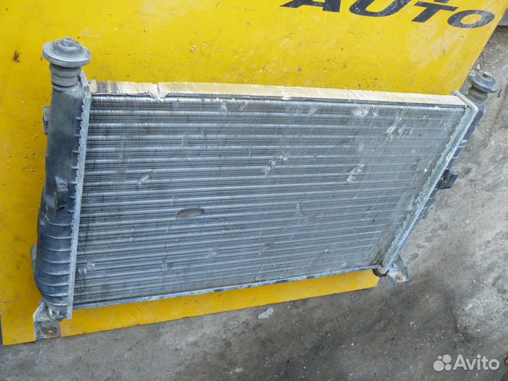 Радиатор основной для Ford Mondeo II 1,8 D