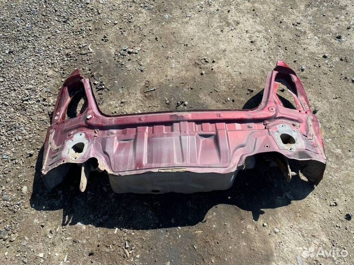 Панель задняя Toyota Corolla E120 2001-2007