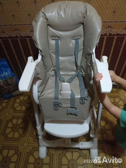 Столик для кормления ребёнка