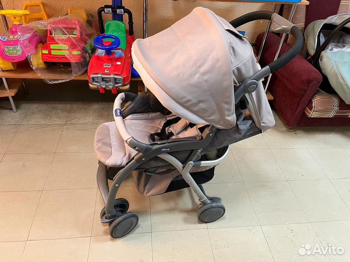 Прогулочная коляска chicco