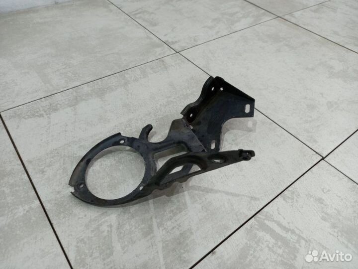 Кронштейн Audi S6 C5 2002