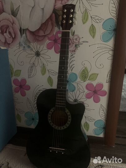 Акустическая гитара