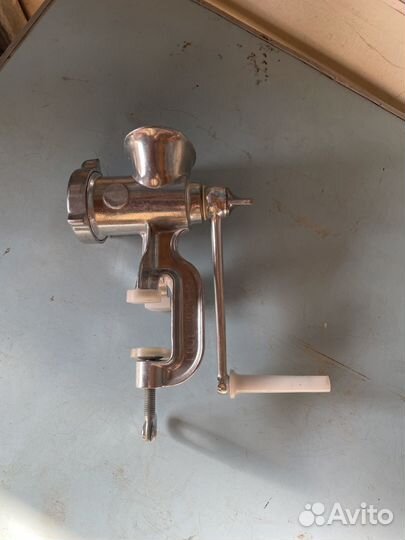 Мясорубка ручная новая