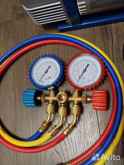 Вакуумный насос + манометр. коллектор + вальцовка