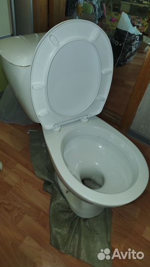 Унитазы и бачки бу