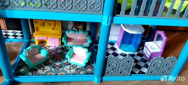 Домик кукольный