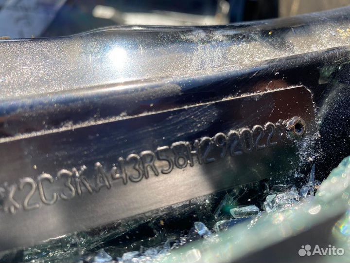 Петля крышки багажника Chrysler 300 LX