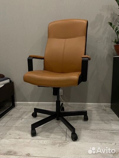 Компьютерные кресла разные