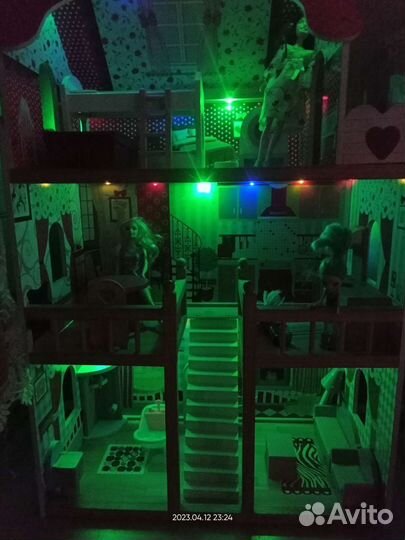 Домик кукольный