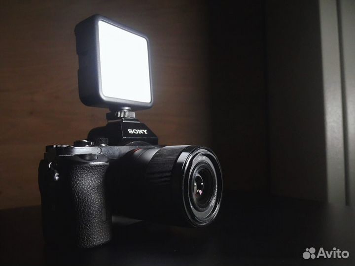 Накамерный осветитель Vijim VL81