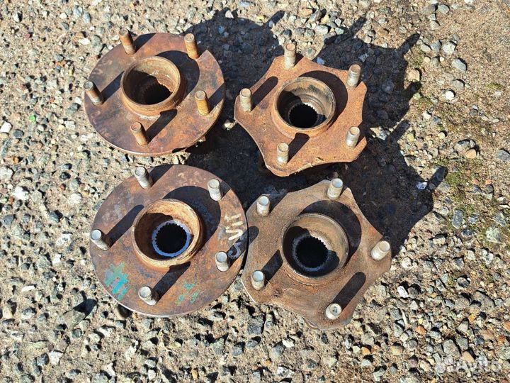 Ступицы Сузуки Гранд Витара 2010 оригинал