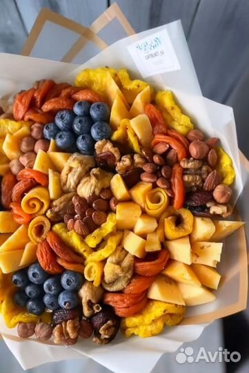 Корзина с сухофруктами