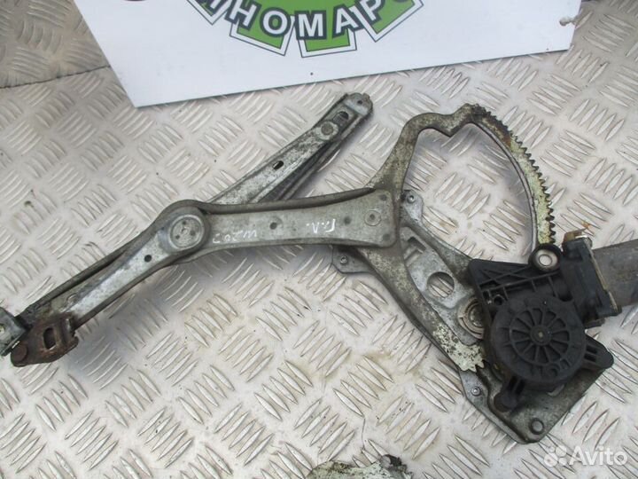 Стеклоподъемник передний правый Mercedes W202