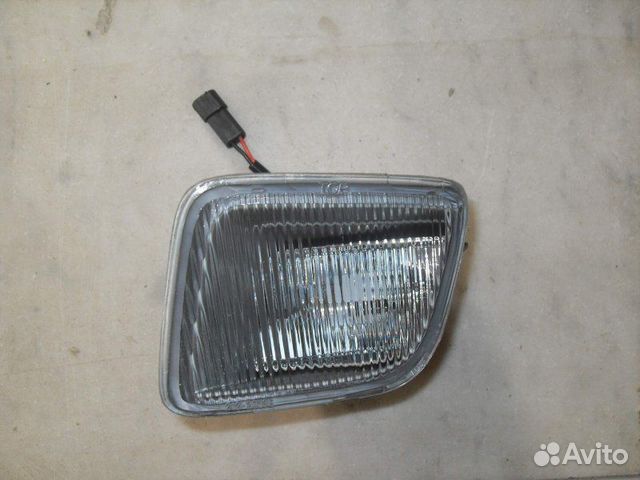 Противотуманная фара левая передняя левая Toyota