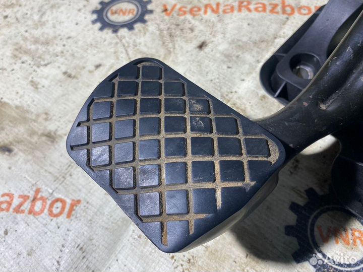 Педаль тормоза VW Polo 1.4