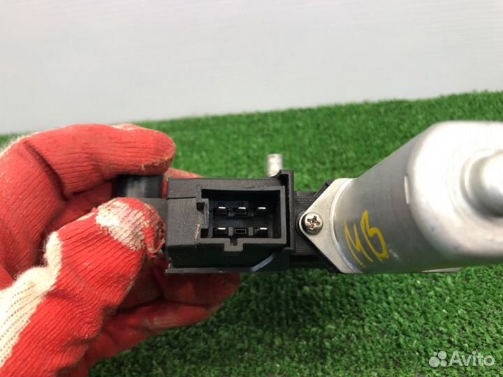 Моторчик стеклоподъемника задний правый