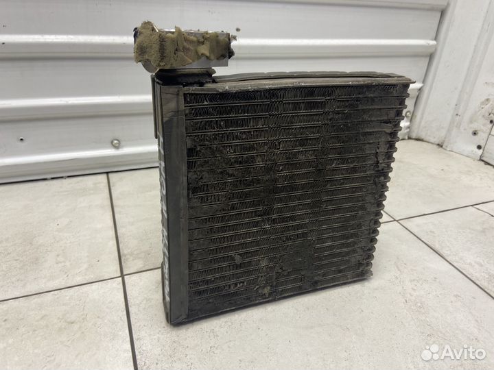 Радиатор кондиционера салонный Toyota Noah R60