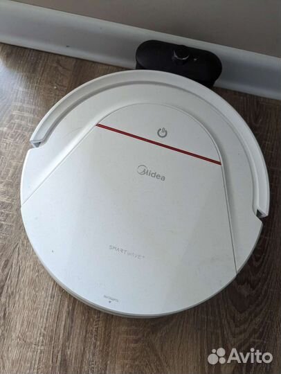 Робот пылесос Midea vcro3W