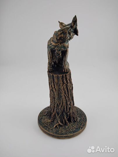Статуэтка рысь на дереве