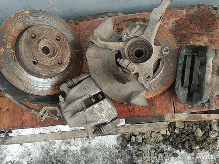 Кулак поворотный Пассат Гольф