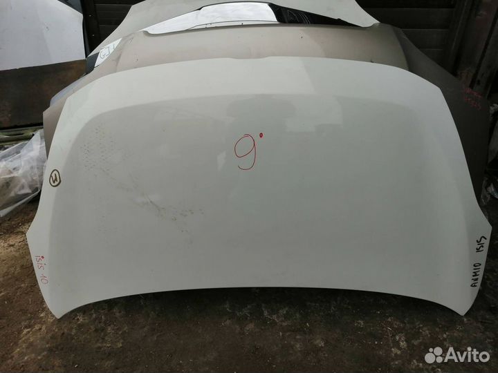 Капот Toyota Isis ANM10