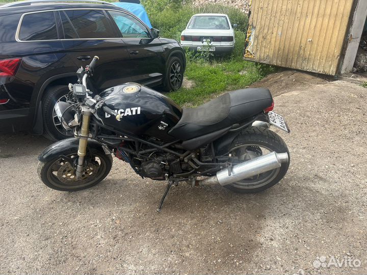Ducati monster 900