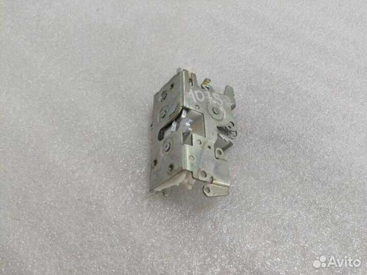 Замок двери передний левый Mercedes-Benz Sprinter