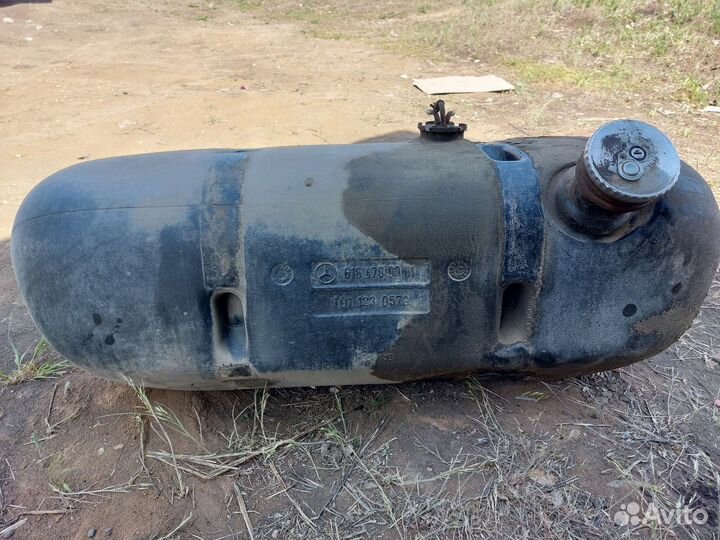 Топливный бак на mercedes Benz