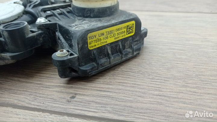 Стеклоподъемник передний левый Toyota Camry 40