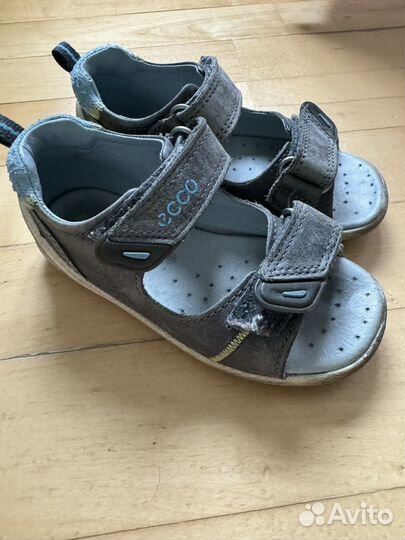 Сандалии Ecco и crocs для мальчика 24 размер