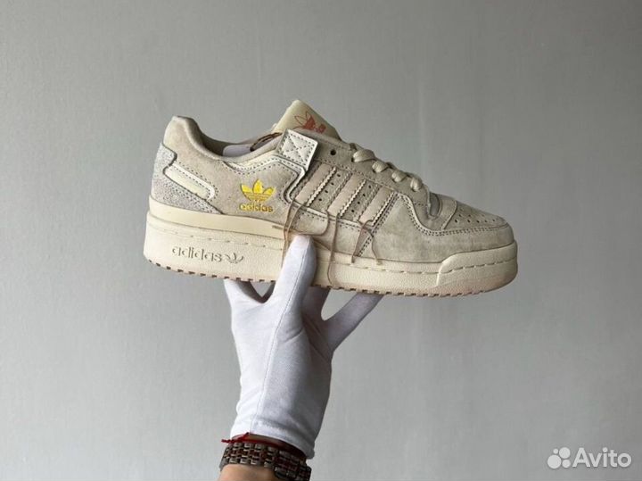 Adidas forum 84 low off white