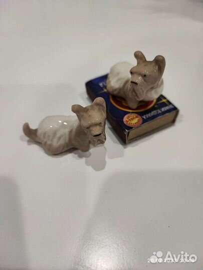 Фарфоровые статуэтки,собака лфз