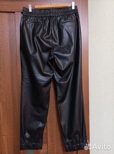 Брюки из экокожи 50 р