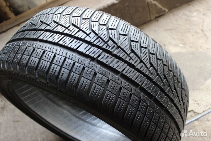 Hankook Winter I'Cept Evo2 W320 235/35 R19 91W