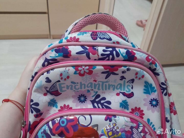 Продам школьный рюкзак для девочки