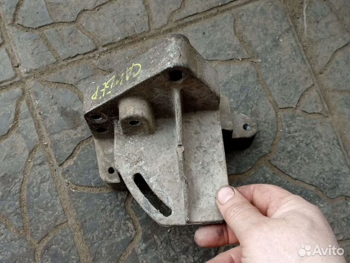 Волга сайбер кронштейн